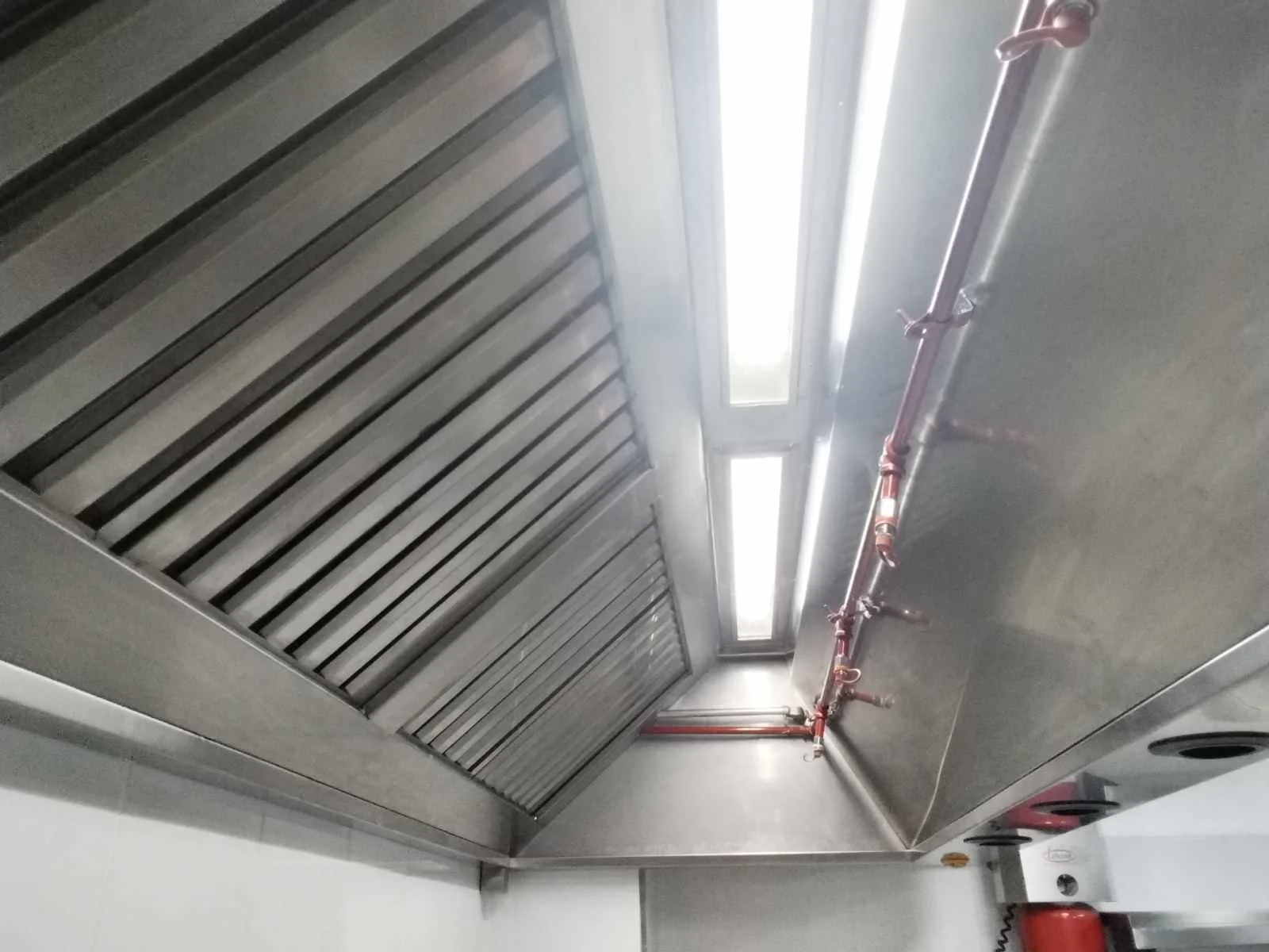 Applied HVAC in kitchen by SMFi.